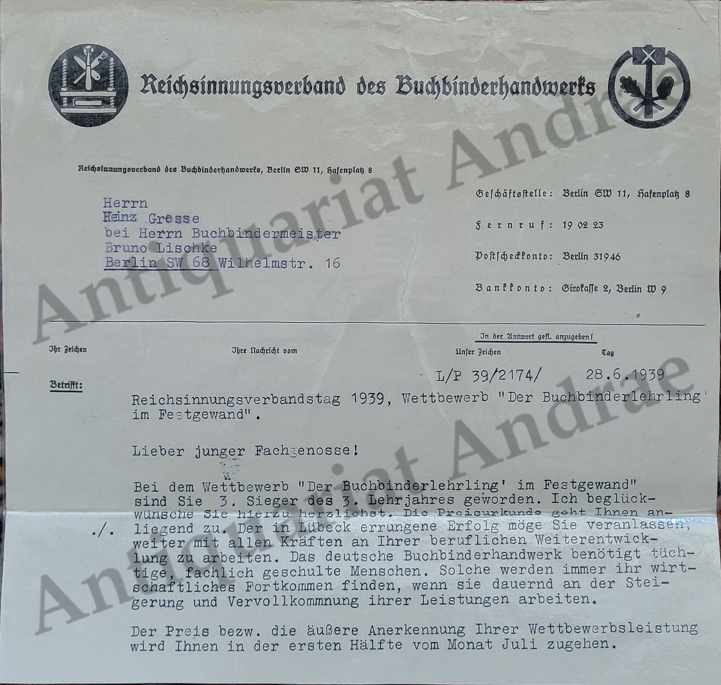 Gesellenstück mit Preisverleihung "Der Buchbinderlehrling im Festgewand" (+Holzschuber)